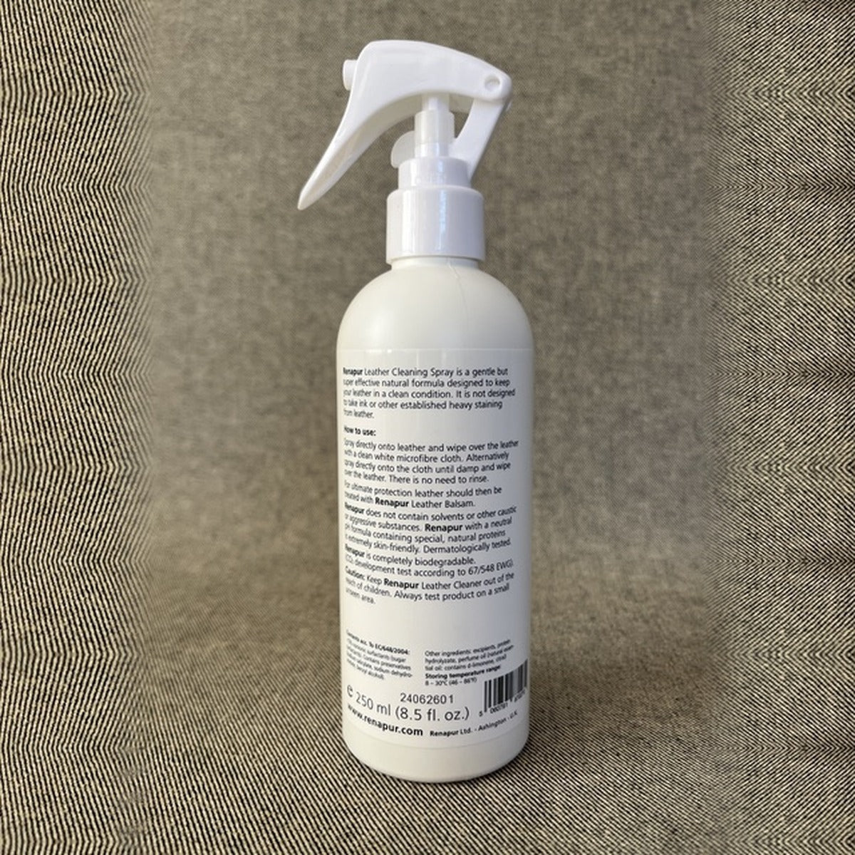 photo:ren-c-kim-back | Renapur Leather Cleaner Spray 250ml, back label with directions